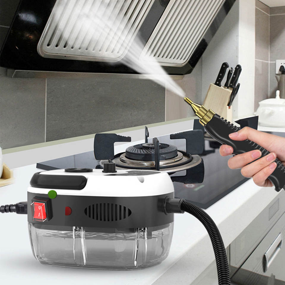 Nettoyeur Vapeur Multi-Usage 2500W en utilisation